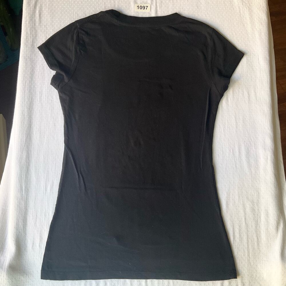 Disney Women’s Short Sleeve T-shirt size S, Black, Kiss The Girl Little Mermaid - Picture 7 of 7
